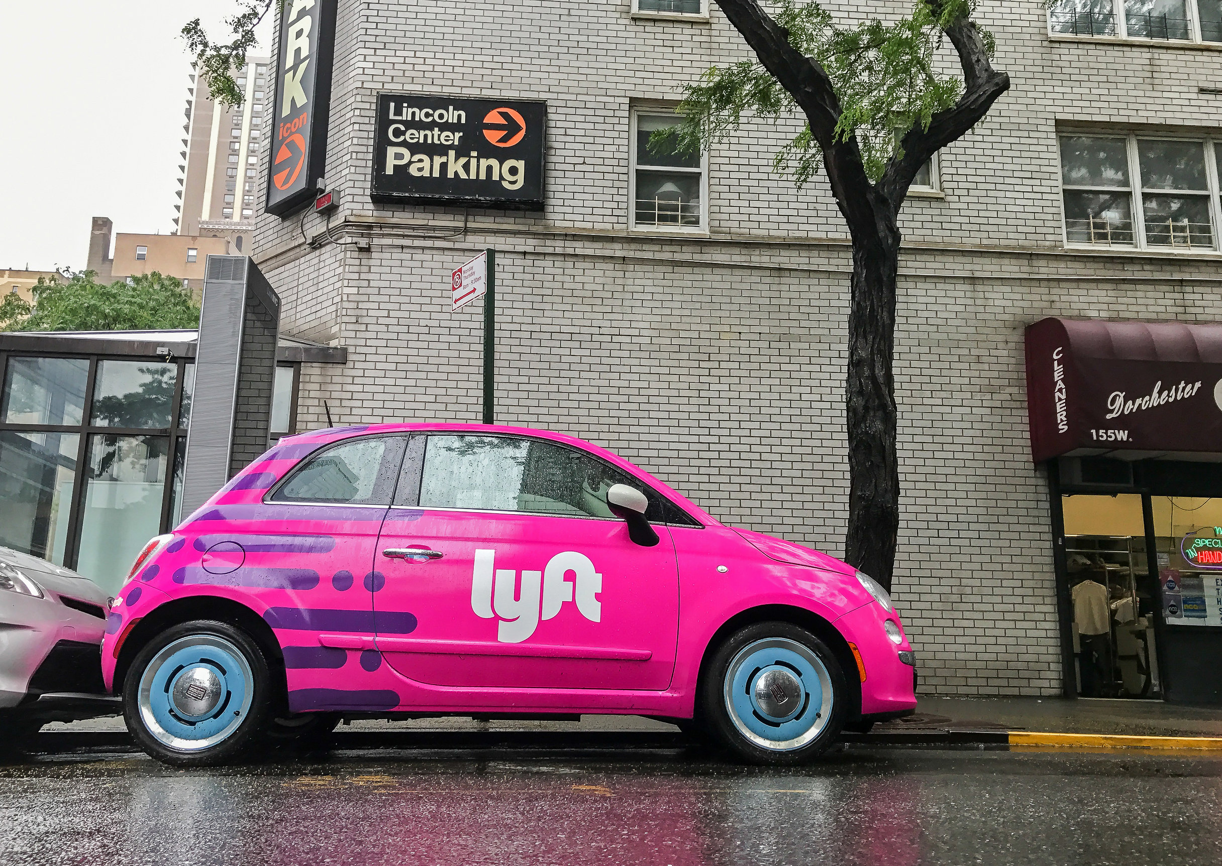 Une voiture de Lyft