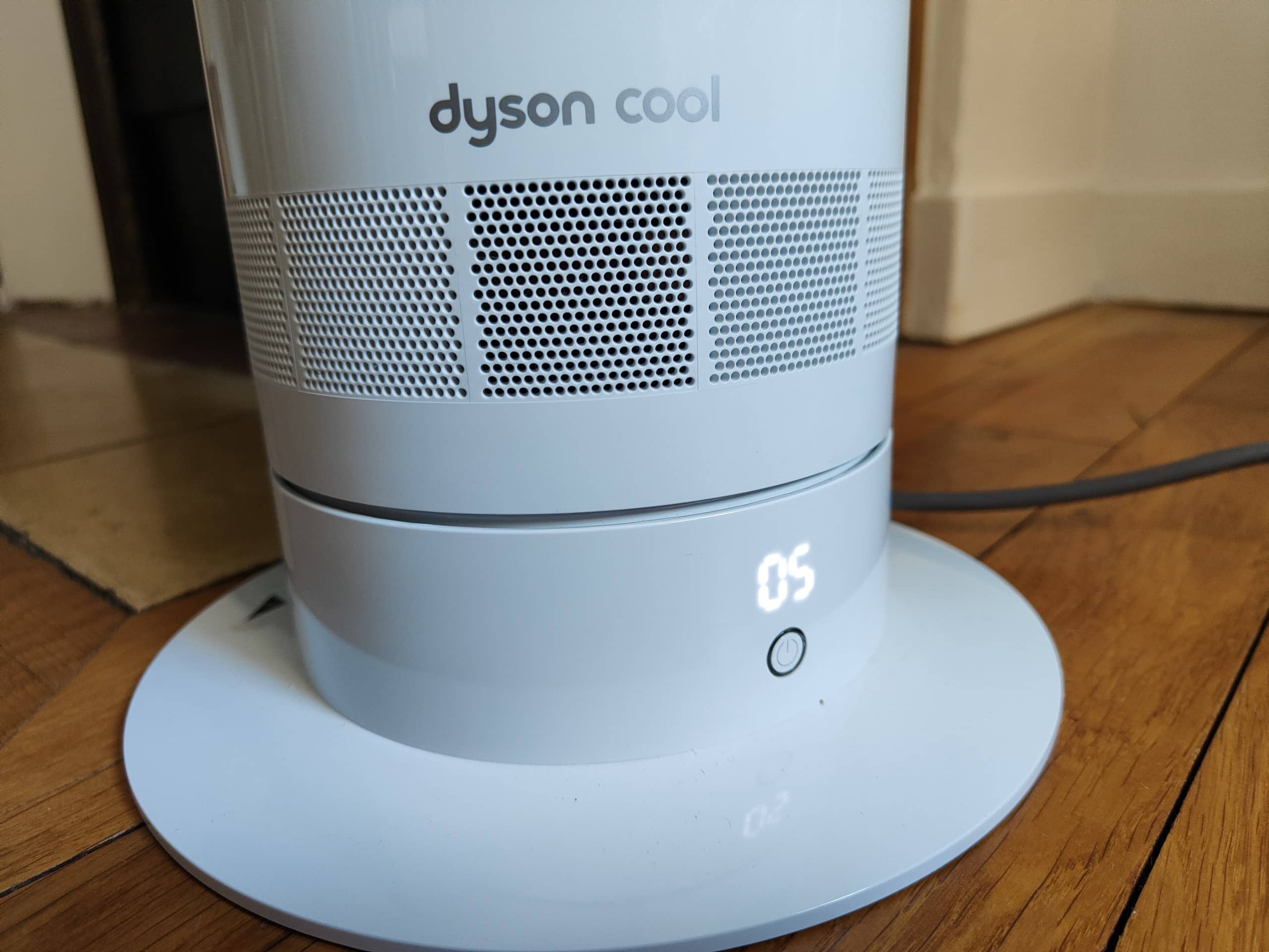 Test du ventilateur Tour Dyson AM07 : le futurisme à l'état pur