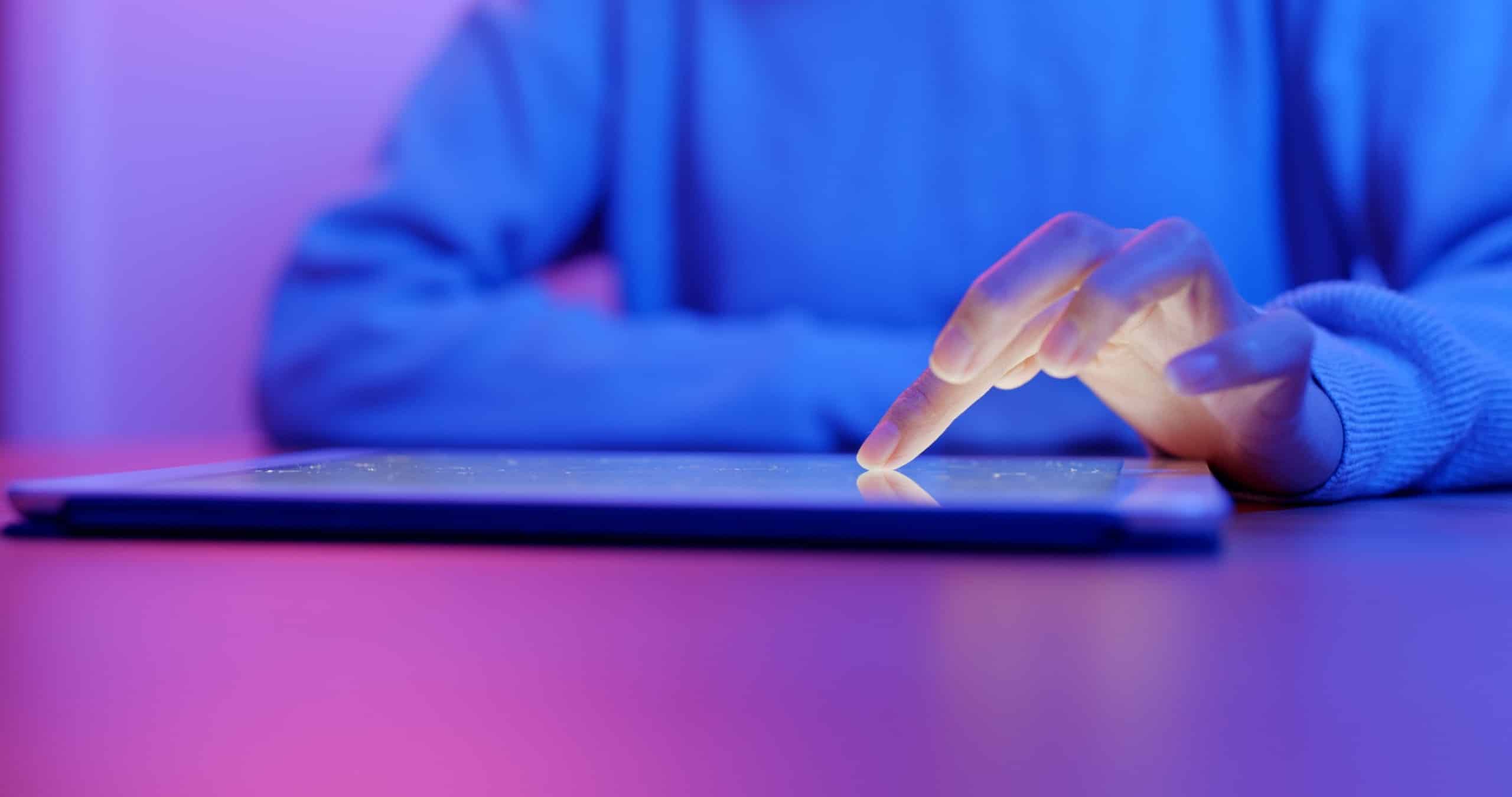 The dangers of blue light from screens