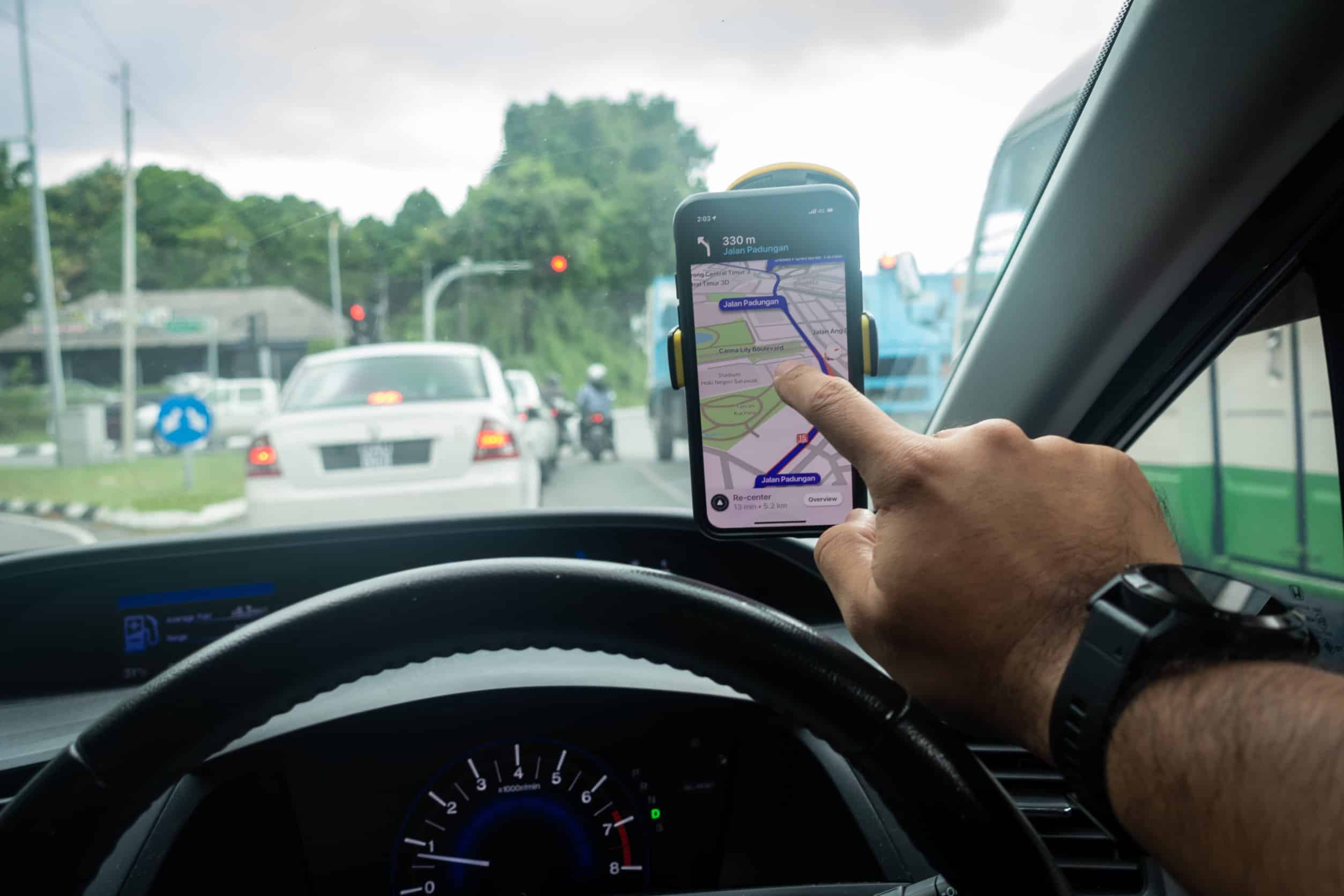 Waze_navigation_system_GPS