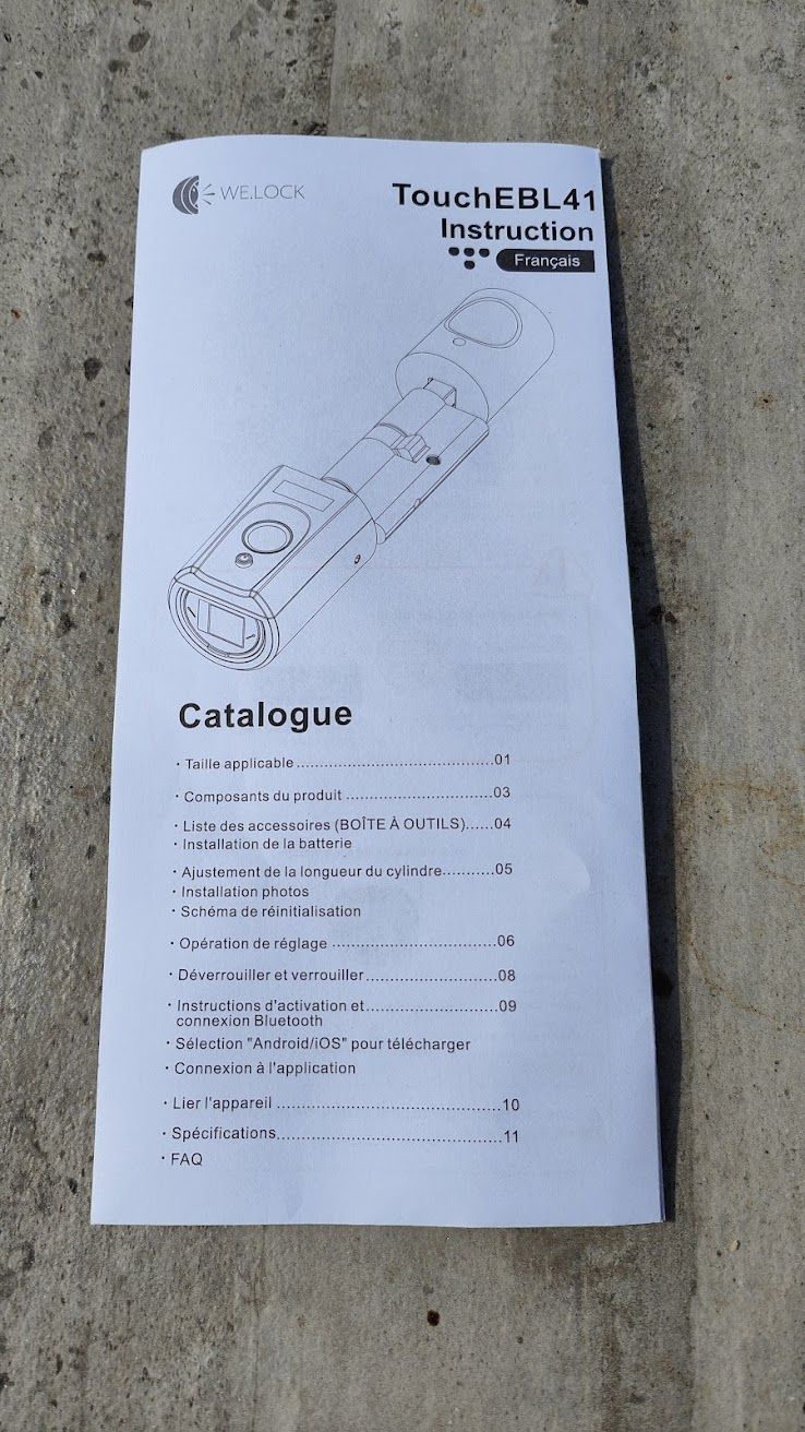 Une notice en français est bien présente pour vous aider à installer votre serrure WELOCK