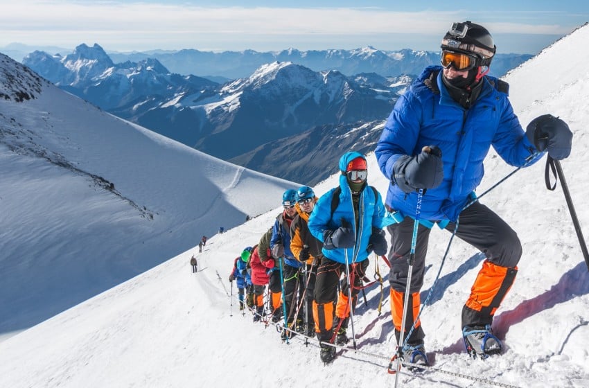 Les touristes polluent durablement l’Everest avec leurs germes…