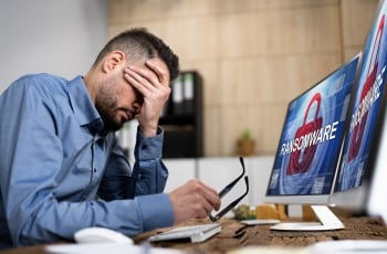 Des ordinateurs bloqués par un ransomware qui crypte les fichiers sytèmes.