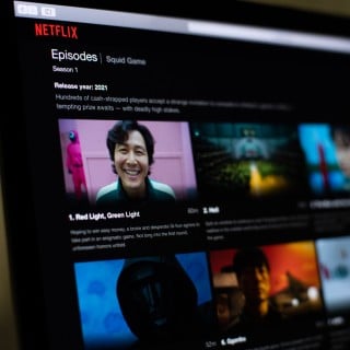 Top_30_meilleures_séries_originales_Netflix_à_voir_et_à_revoir_en_2023