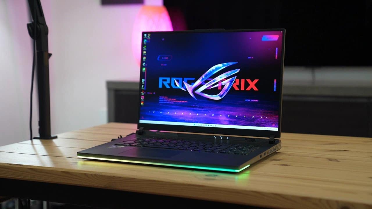 ASUS ROG STRIX SCAR 18 (G834J) Crédit NoteBook Check