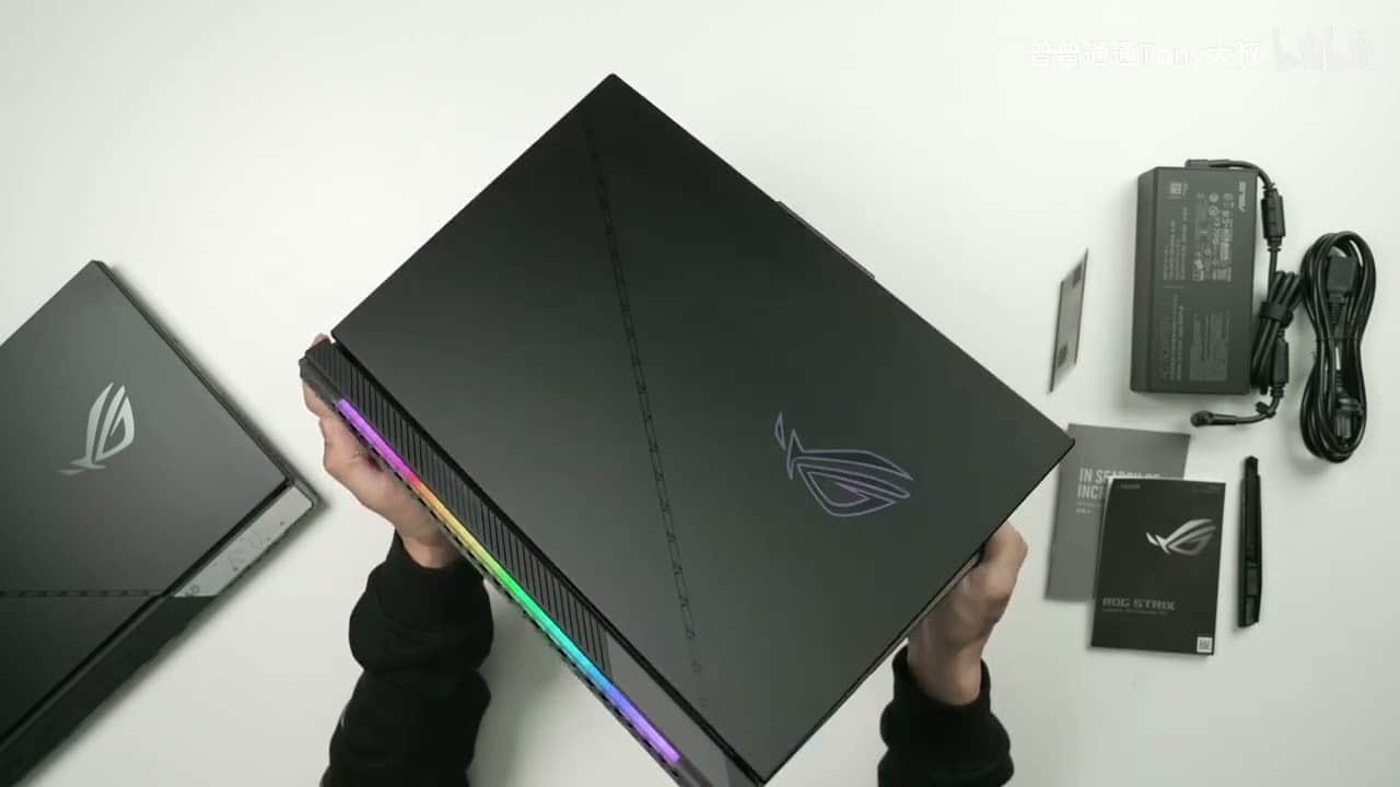 ASUS ROG STRIX SCAR 18 (G834J) Crédit YouTube